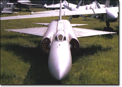 Сверхзвуковой истребитель-перехватчик Ла-250